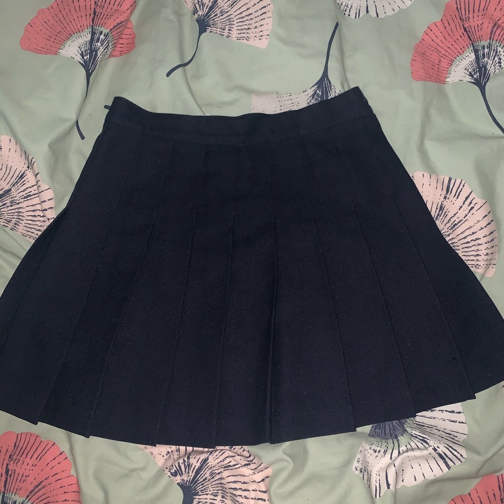 High waist pleated navy American apparel skirt